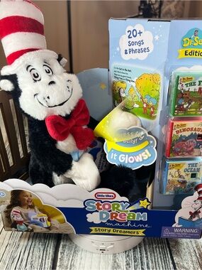 Story Dream Machine Dr. Seuss Cat in the Hat Plush - Black & White